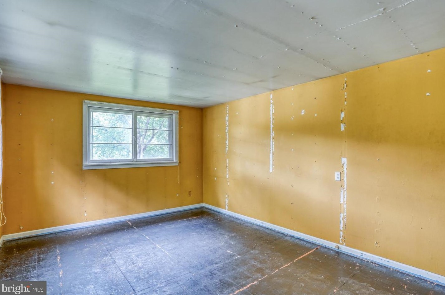 213 Shore Dr, Dover DE  19901-5740 exterior