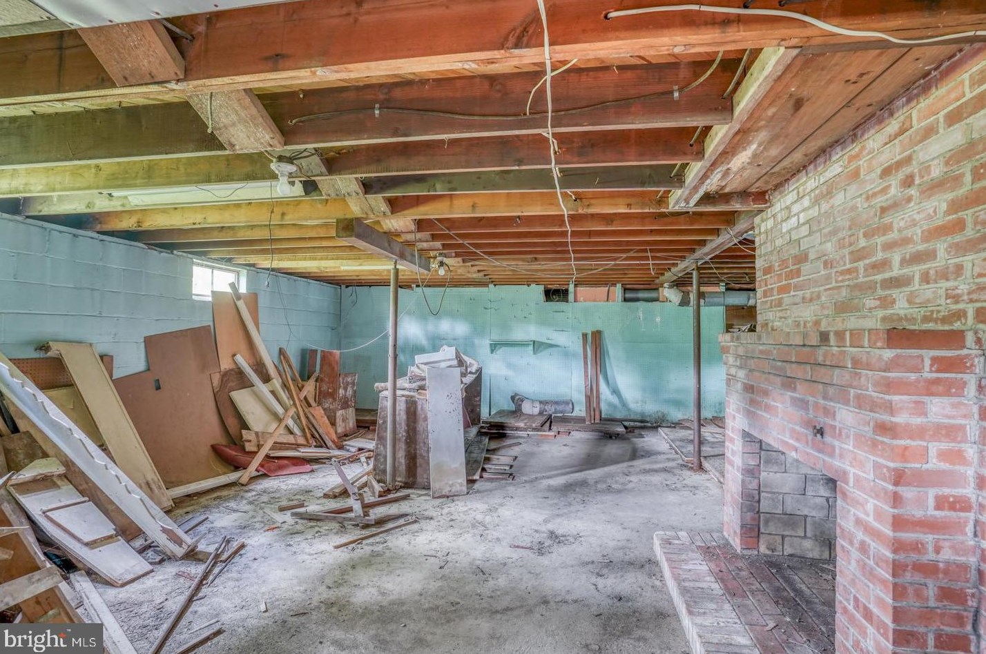 213 Shore Dr, Dover DE  19901-5740 exterior