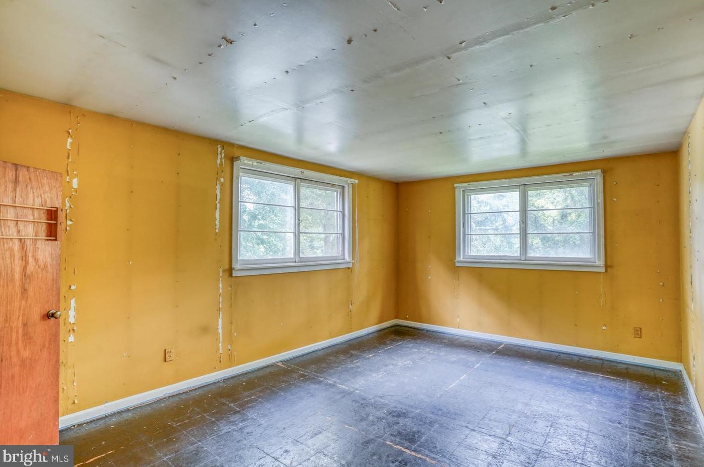 213 Shore Dr, Dover DE  19901-5740 exterior