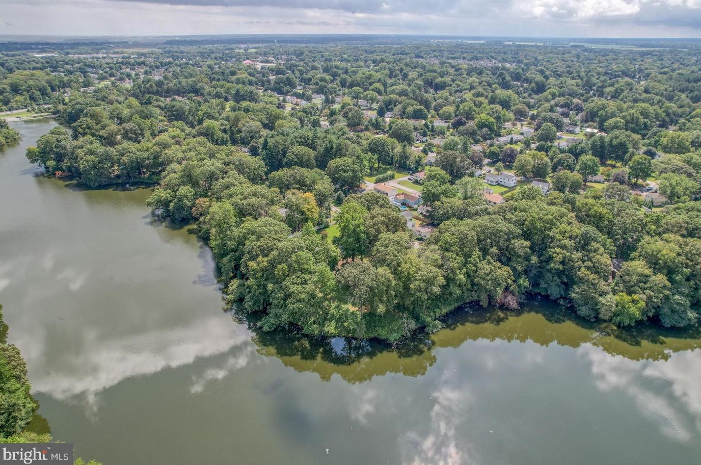 213 Shore Dr, Dover DE  19901-5740 exterior