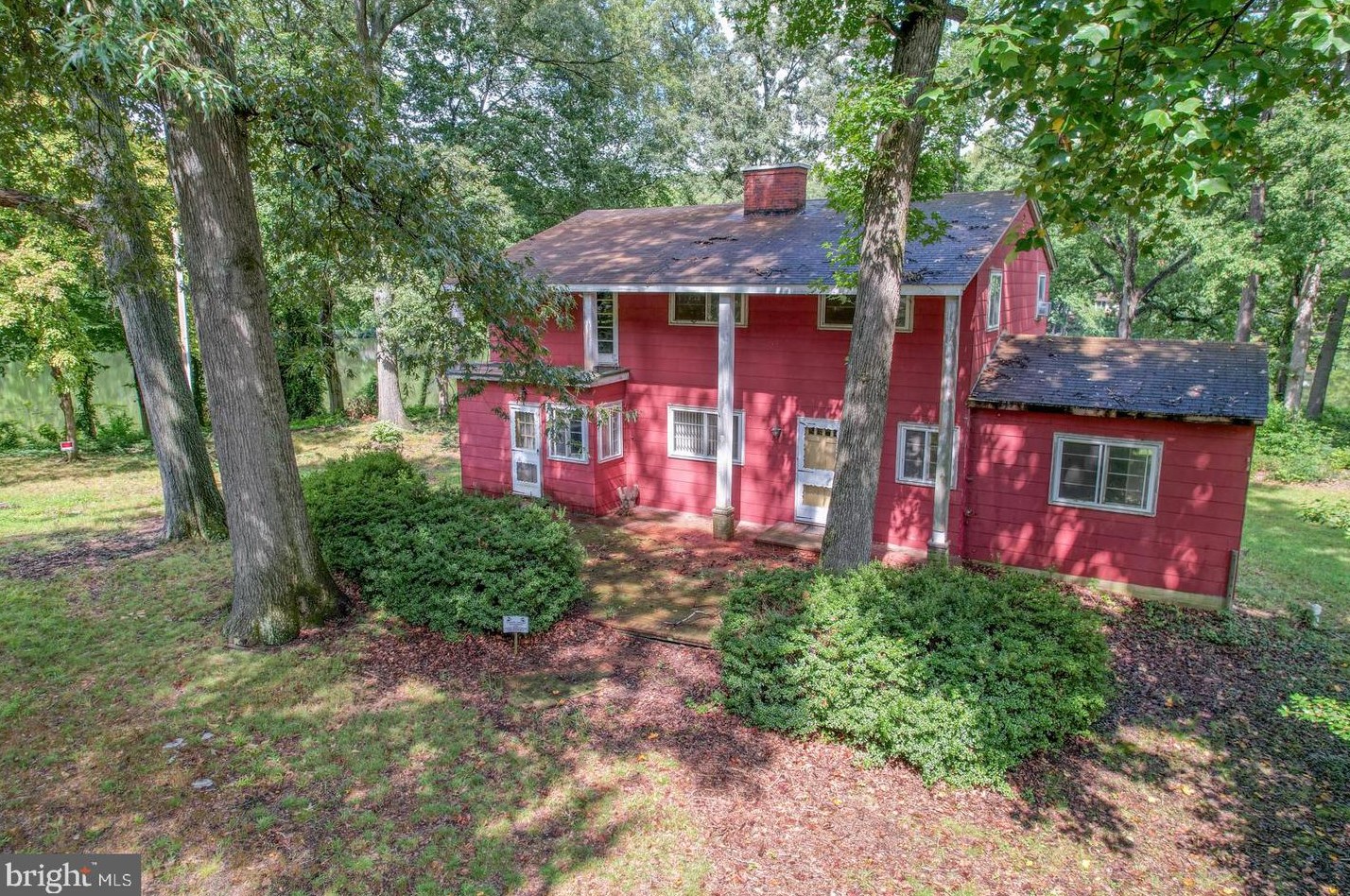 213 Shore Dr, Dover DE  19901-5740 exterior