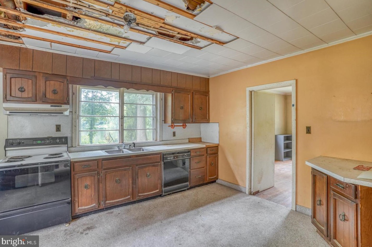 213 Shore Dr, Dover DE  19901-5740 exterior