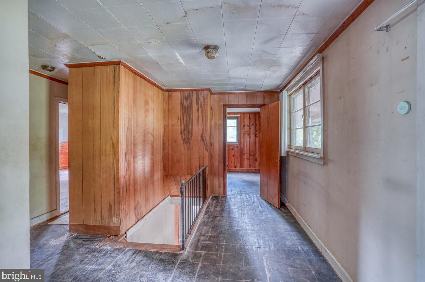 213 Shore Dr, Dover DE  19901-5740 exterior