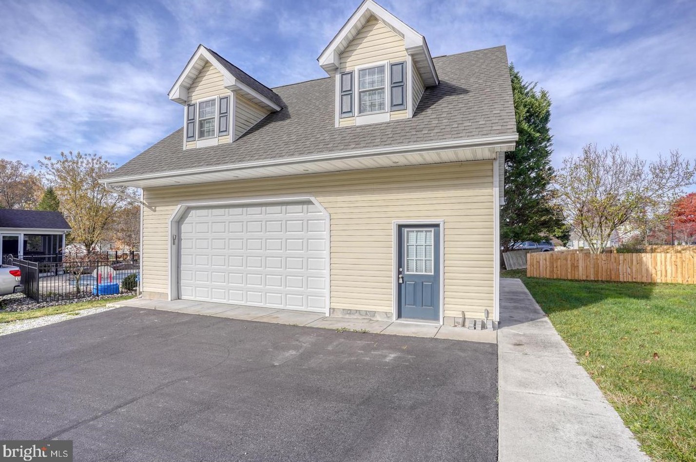 9 Holly Cove Ln, Dover DE  19901-6285 exterior