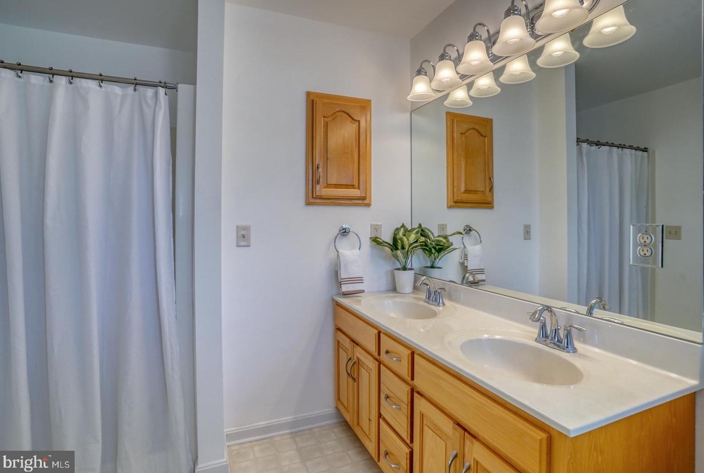 9 Holly Cove Ln, Dover DE  19901-6285 exterior