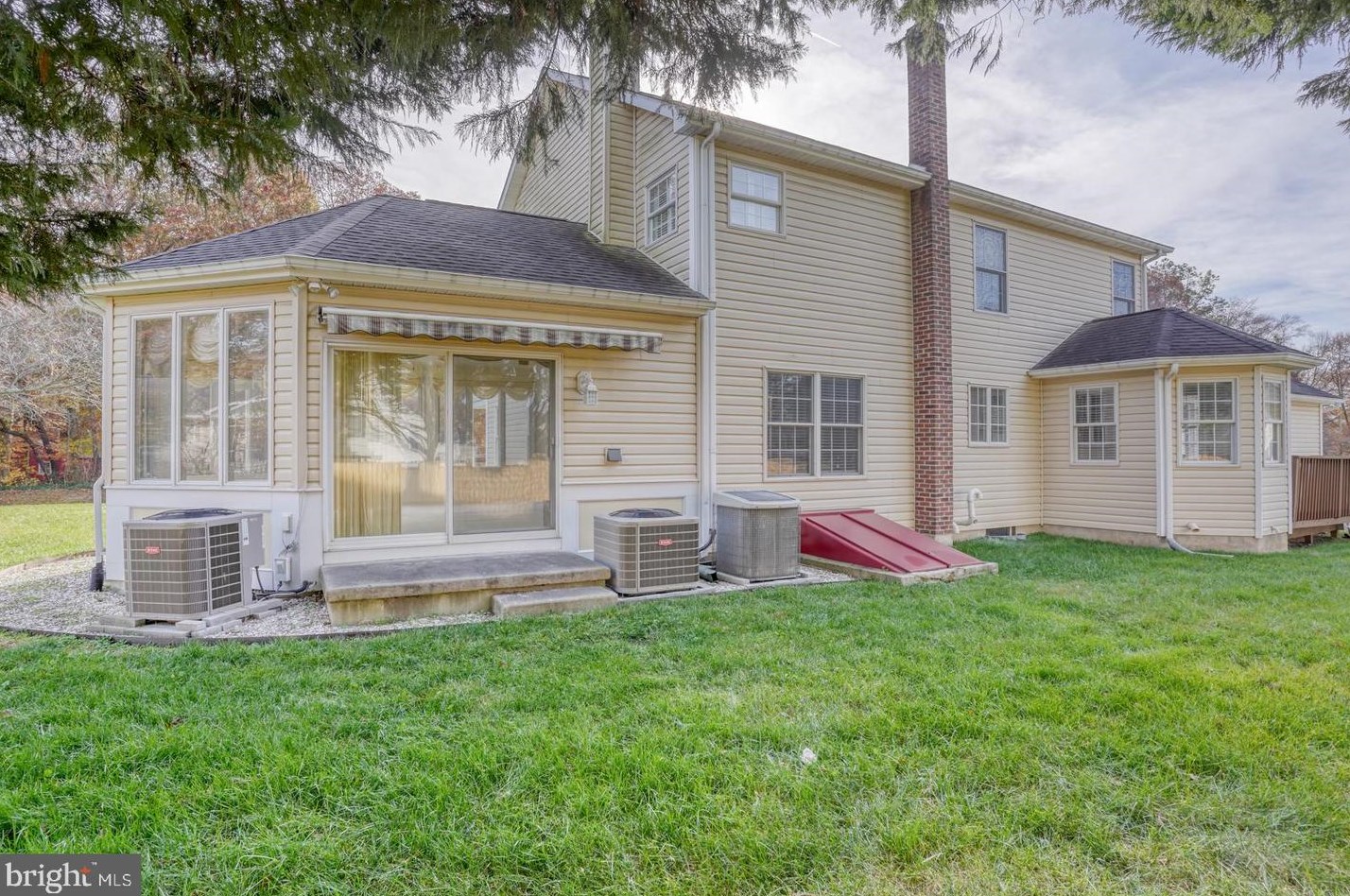 9 Holly Cove Ln, Dover DE  19901-6285 exterior