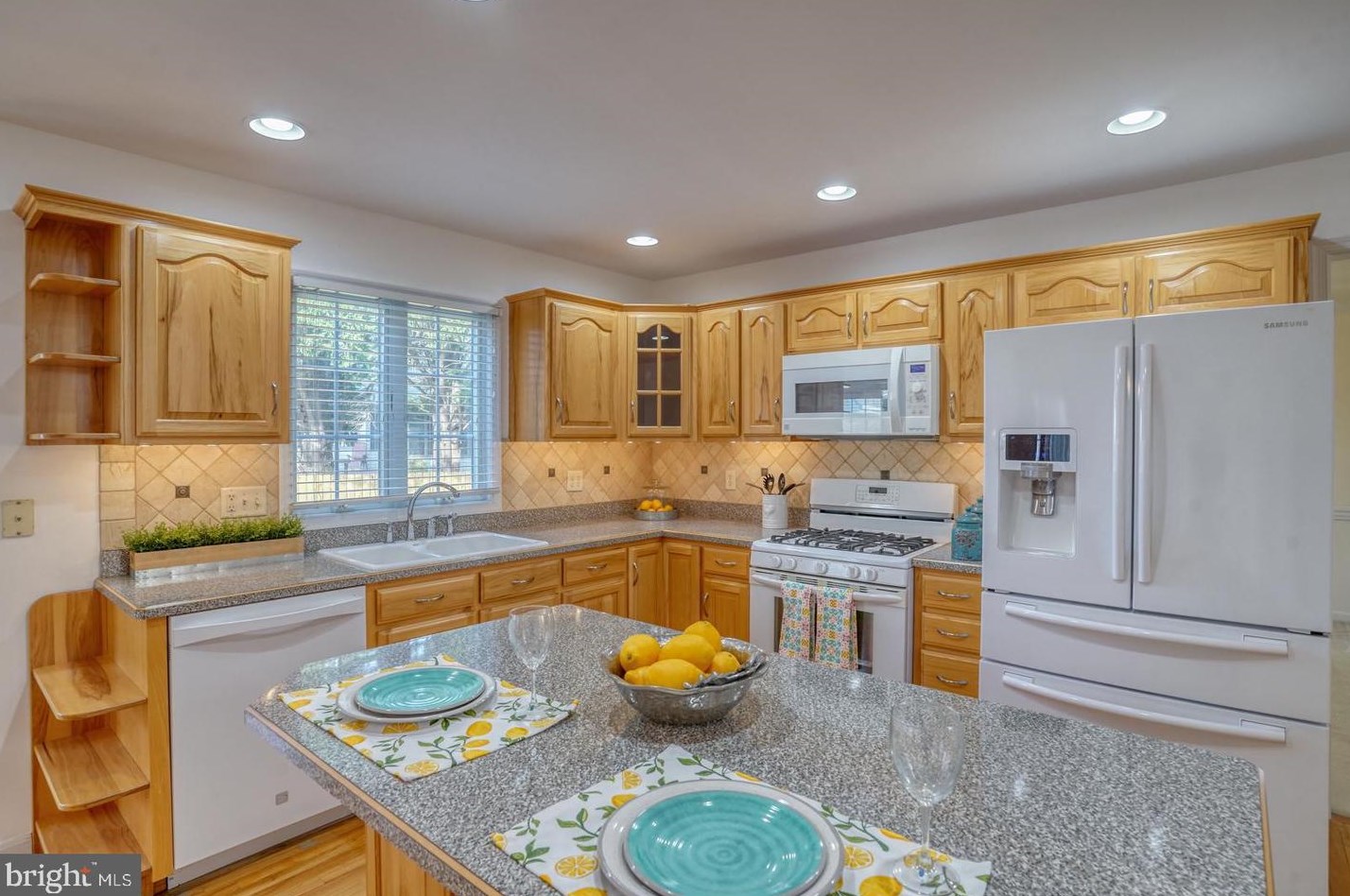 9 Holly Cove Ln, Dover DE  19901-6285 exterior