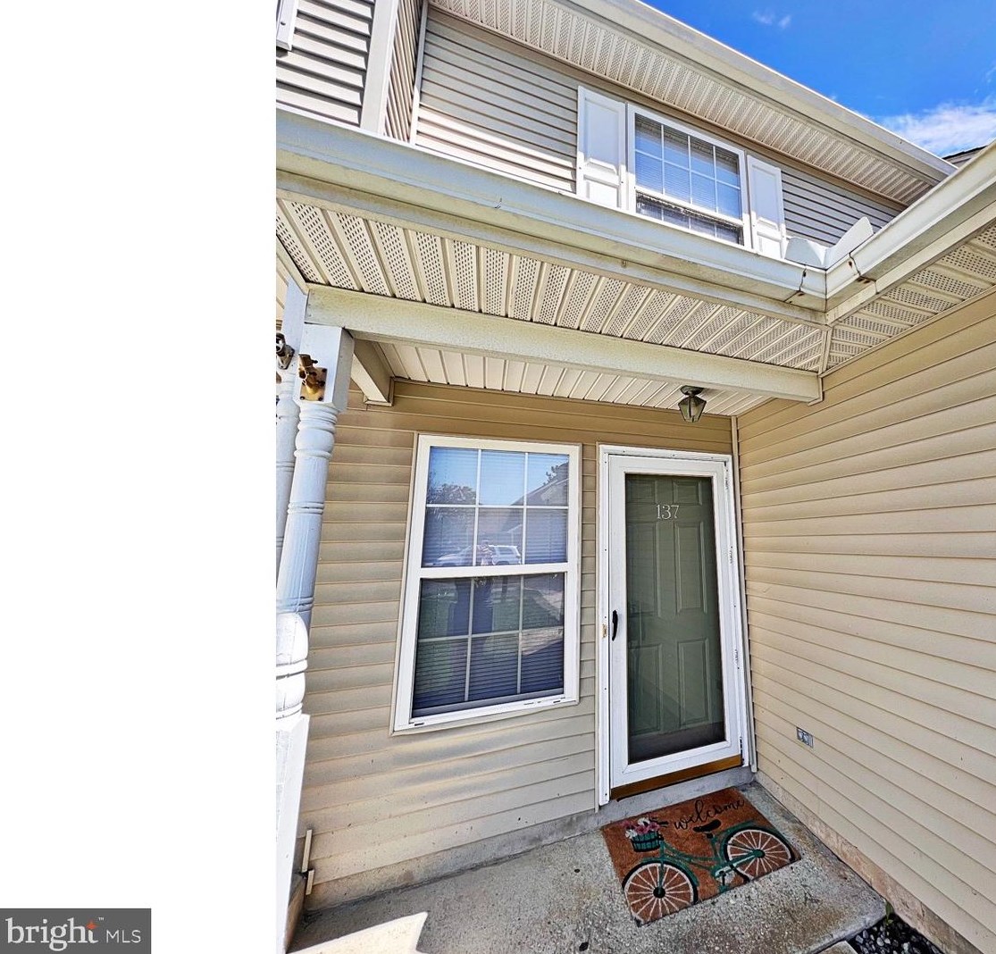 137 Periwinkle Dr, Dover, DE 19904