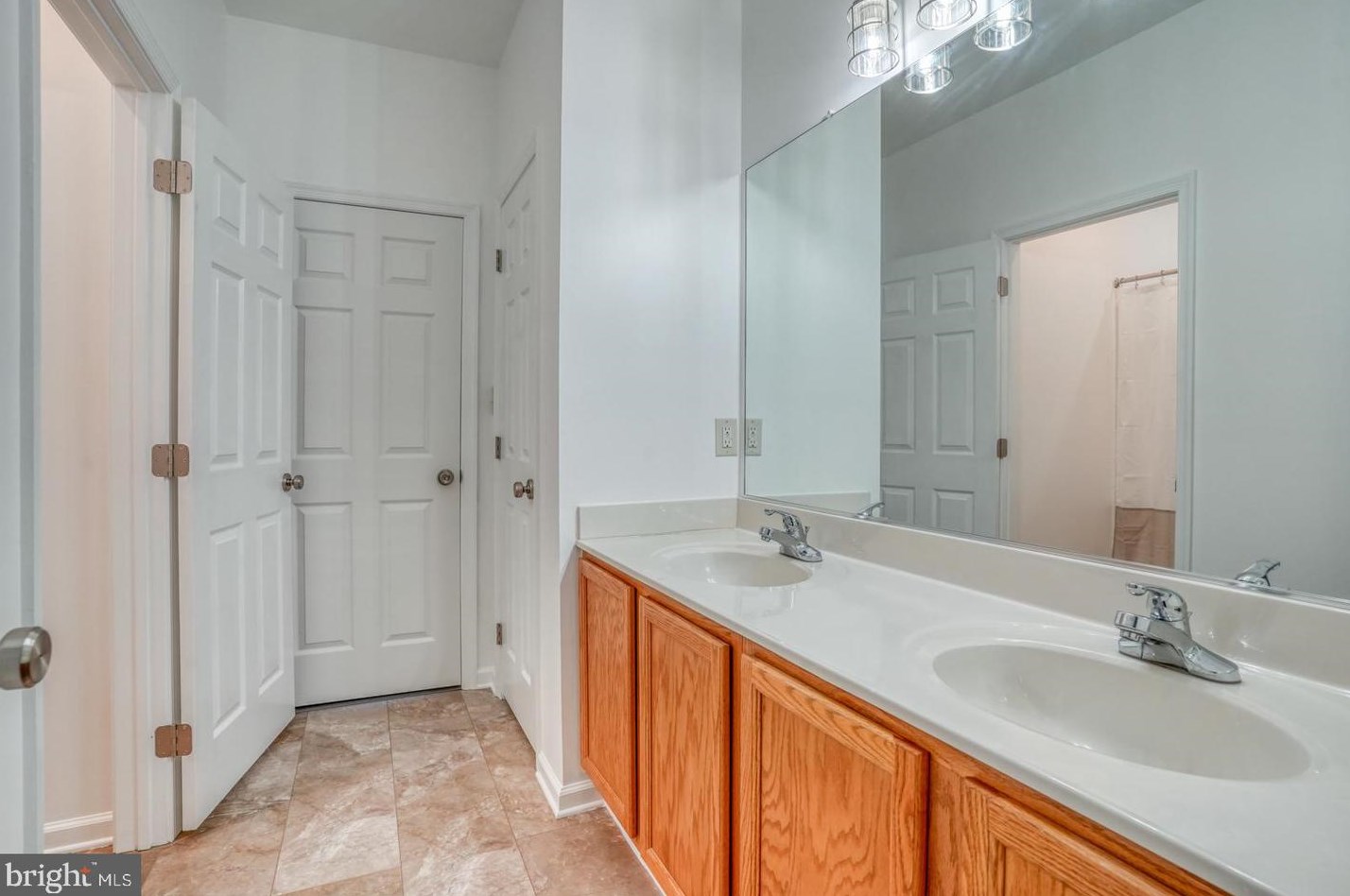 708 Dorchester Ct, Smyrna DE  19977-1637 exterior