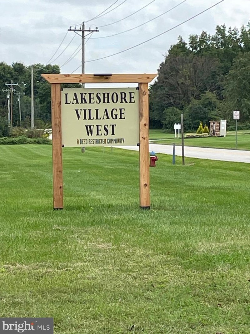 70 Chippenham Ln, Dover, DE 19904