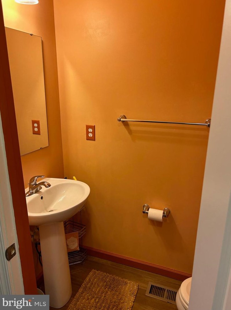 331 Nob Hill Rd, Dover DE  19901-8851 exterior