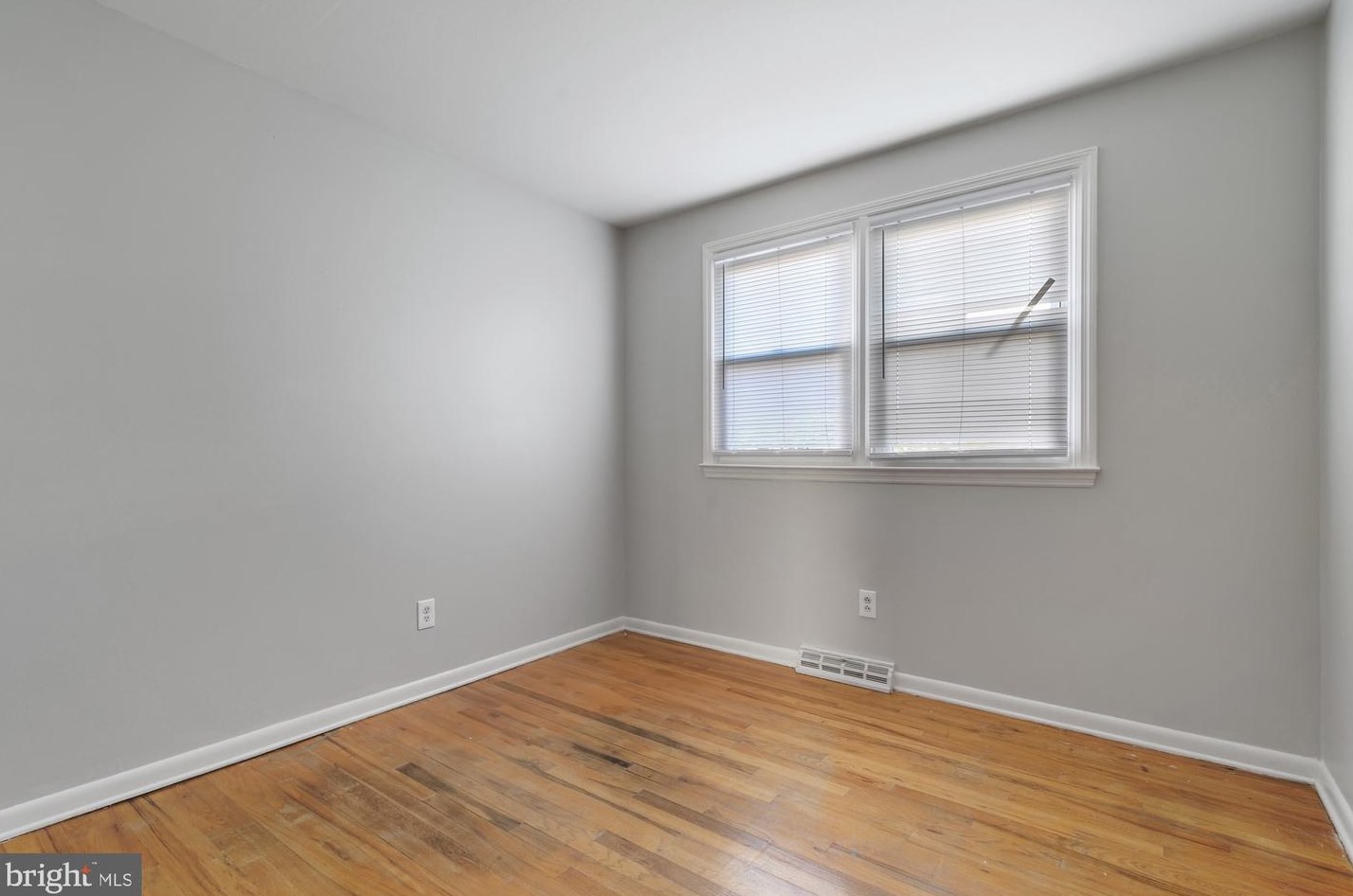 554 Crawford Ave, Dover, DE 19901-4606
