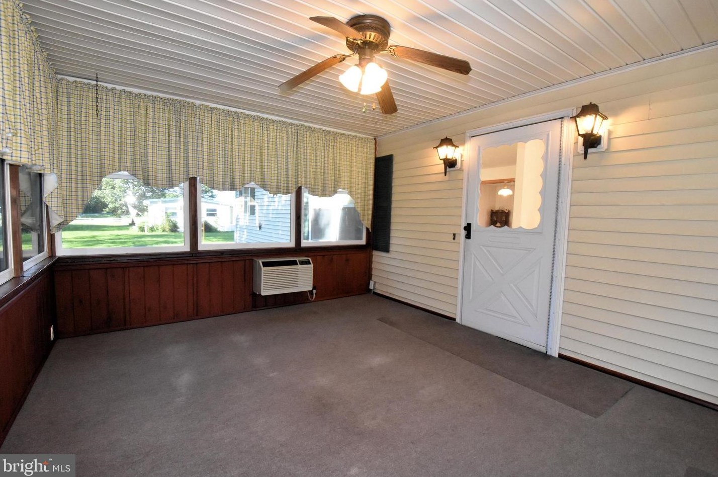 2103 White Oak Rd, Dover DE  19901-3359 exterior