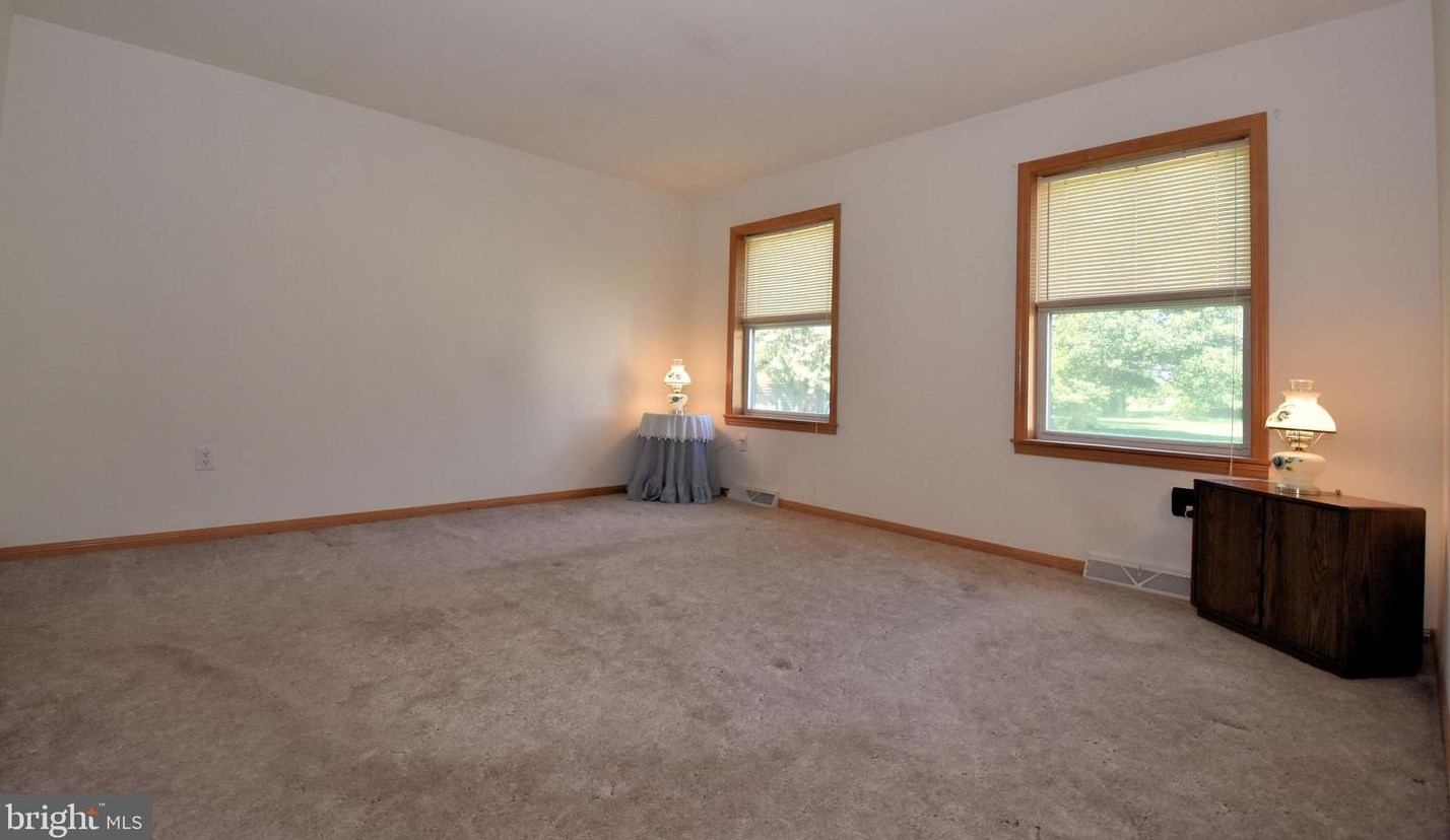 2103 White Oak Rd, Dover DE  19901-3359 exterior