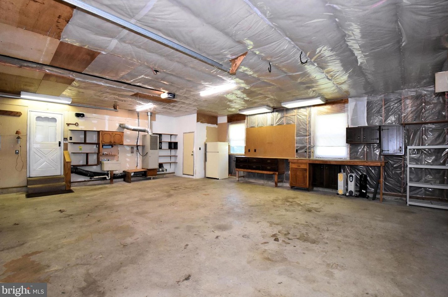 2103 White Oak Rd, Dover DE  19901-3359 exterior