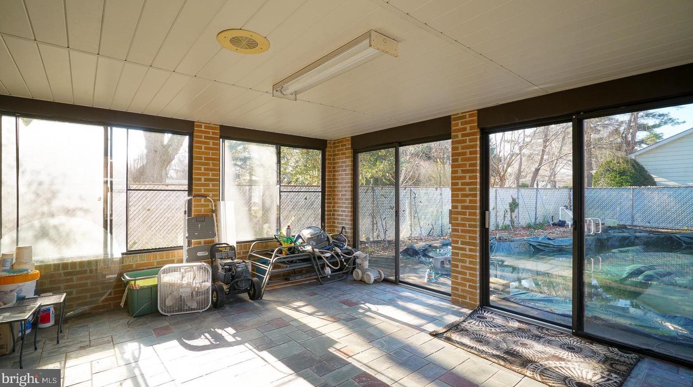 228 Old Mill Rd, Dover DE  19901-6256 exterior