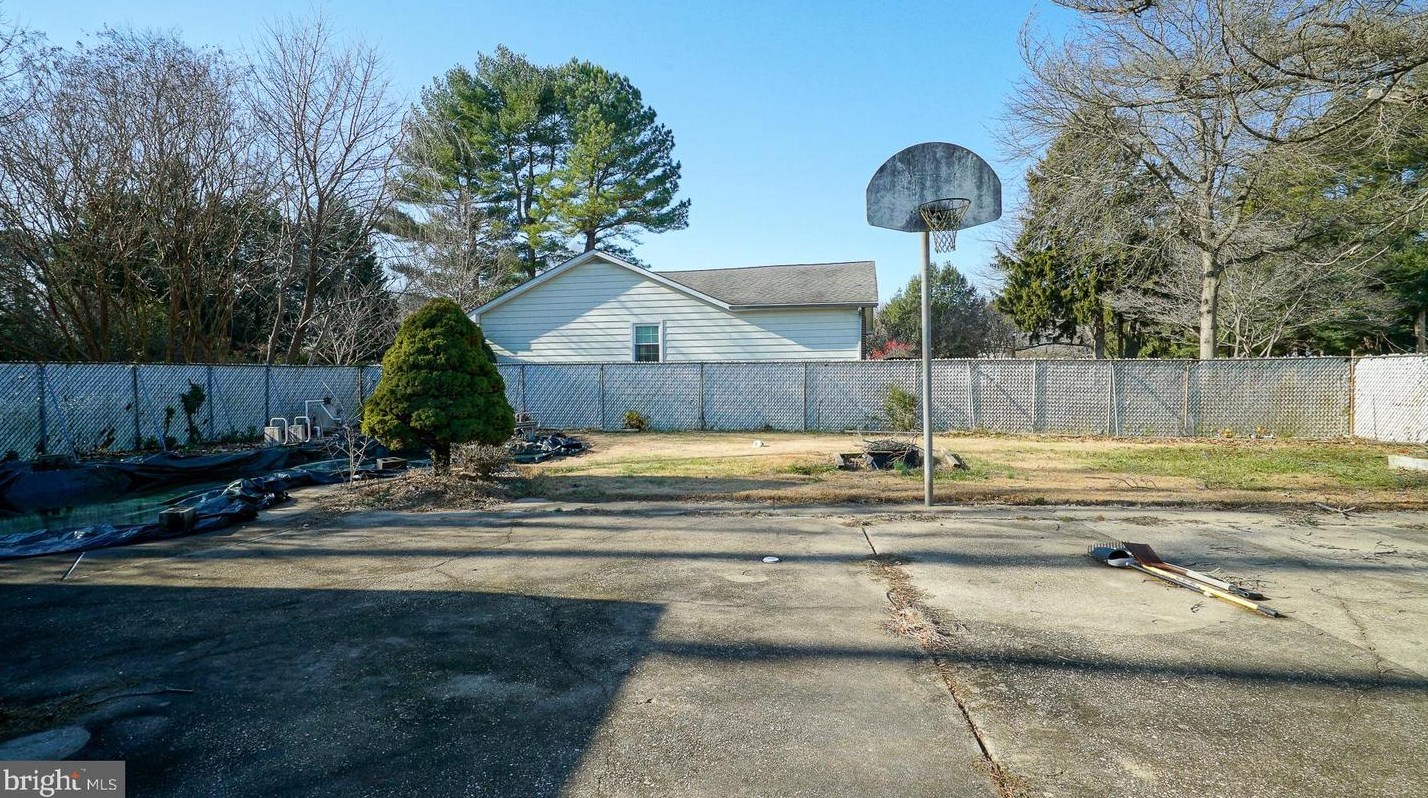 228 Old Mill Rd, Dover DE  19901-6256 exterior