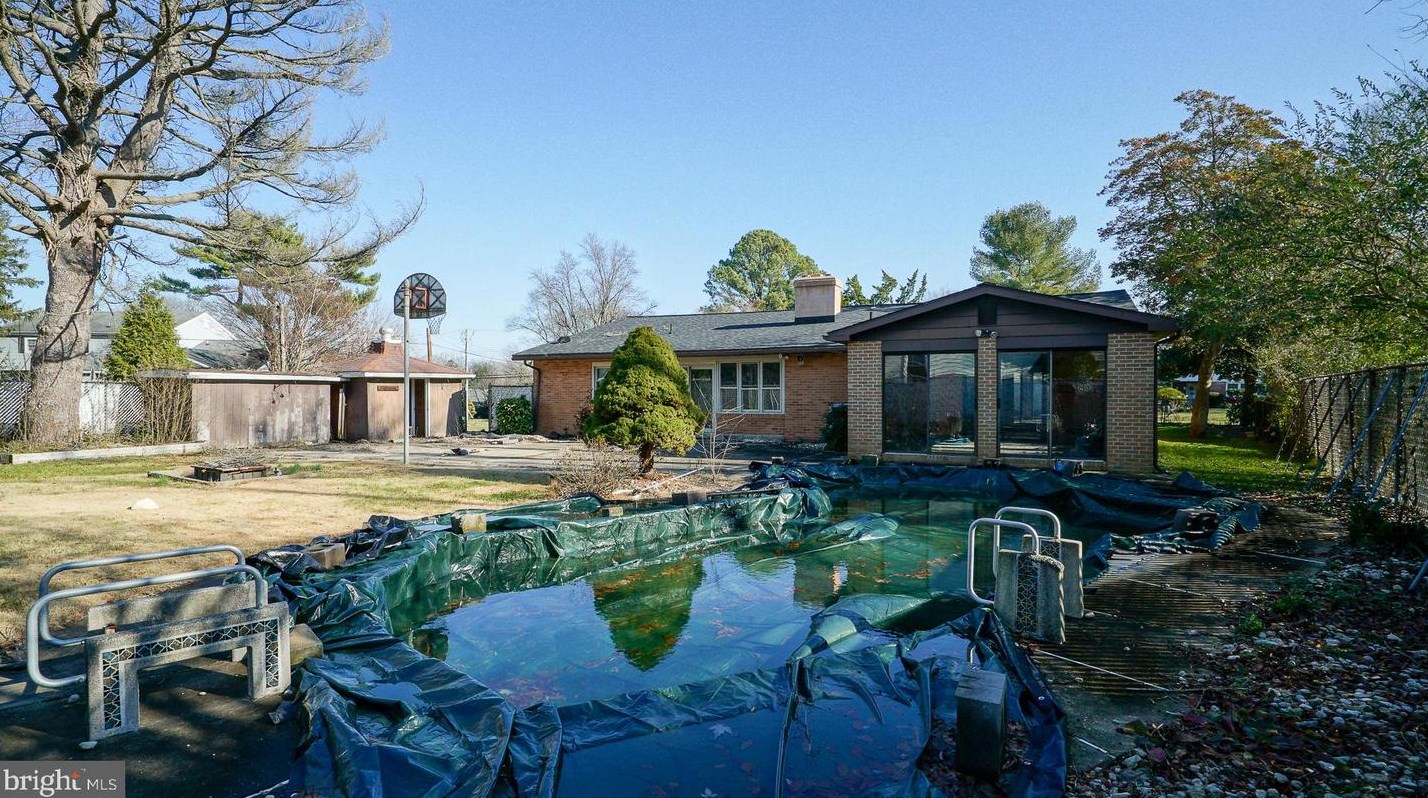 228 Old Mill Rd, Dover DE  19901-6256 exterior