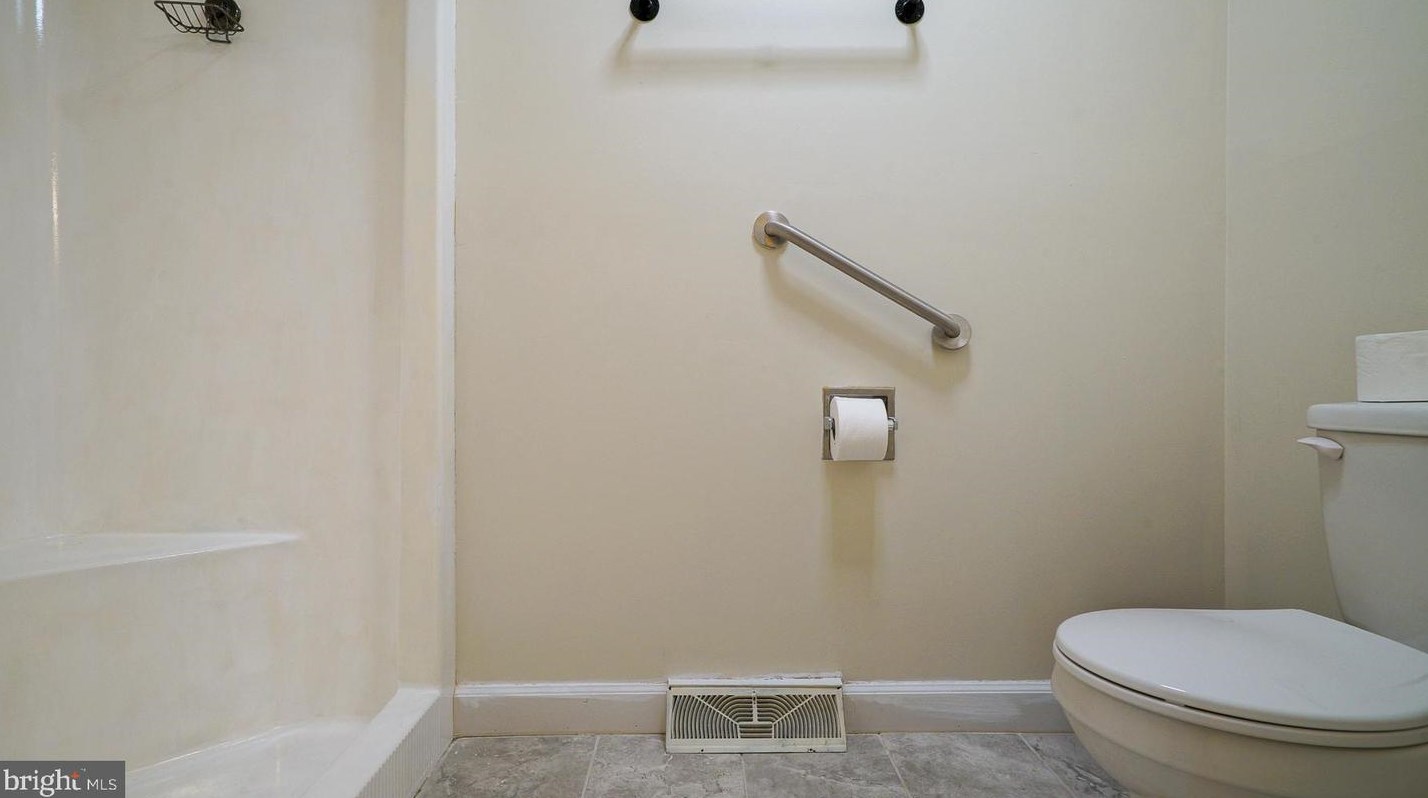 228 Old Mill Rd, Dover DE  19901-6256 exterior