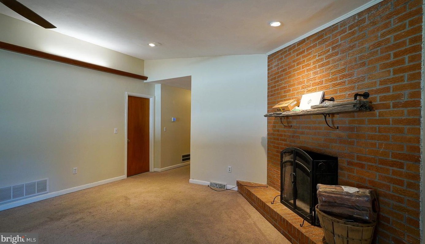 228 Old Mill Rd, Dover DE  19901-6256 exterior