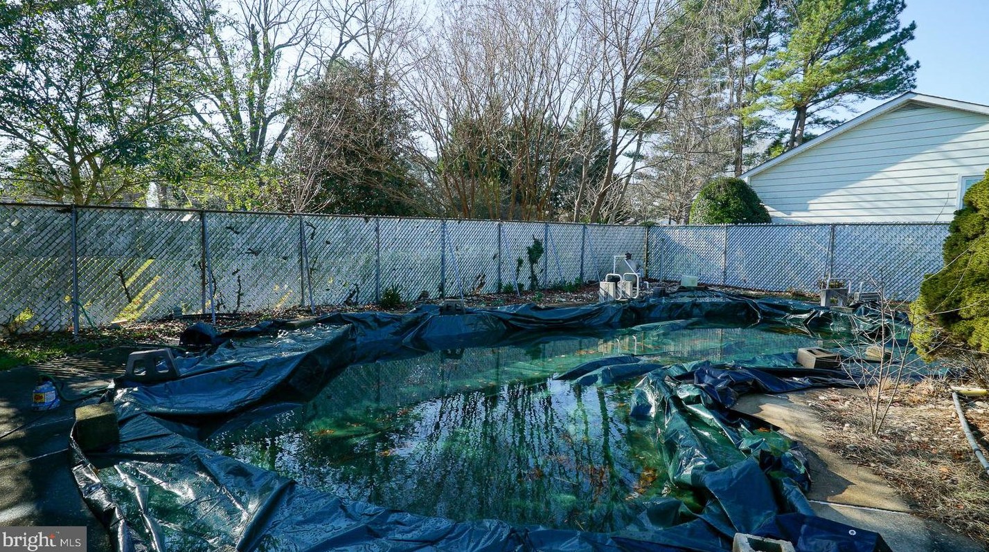 228 Old Mill Rd, Dover DE  19901-6256 exterior