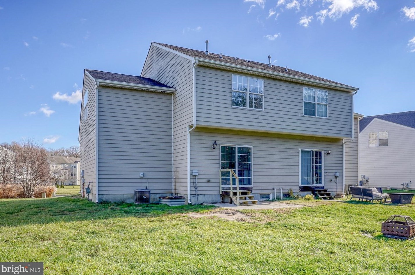 174 Lexington Pl, Dover DE  19901-8827 exterior