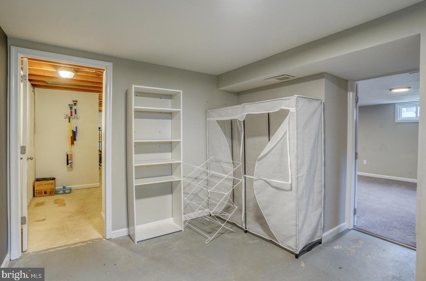 916 Buck Dr, Dover DE  19901-6649 exterior