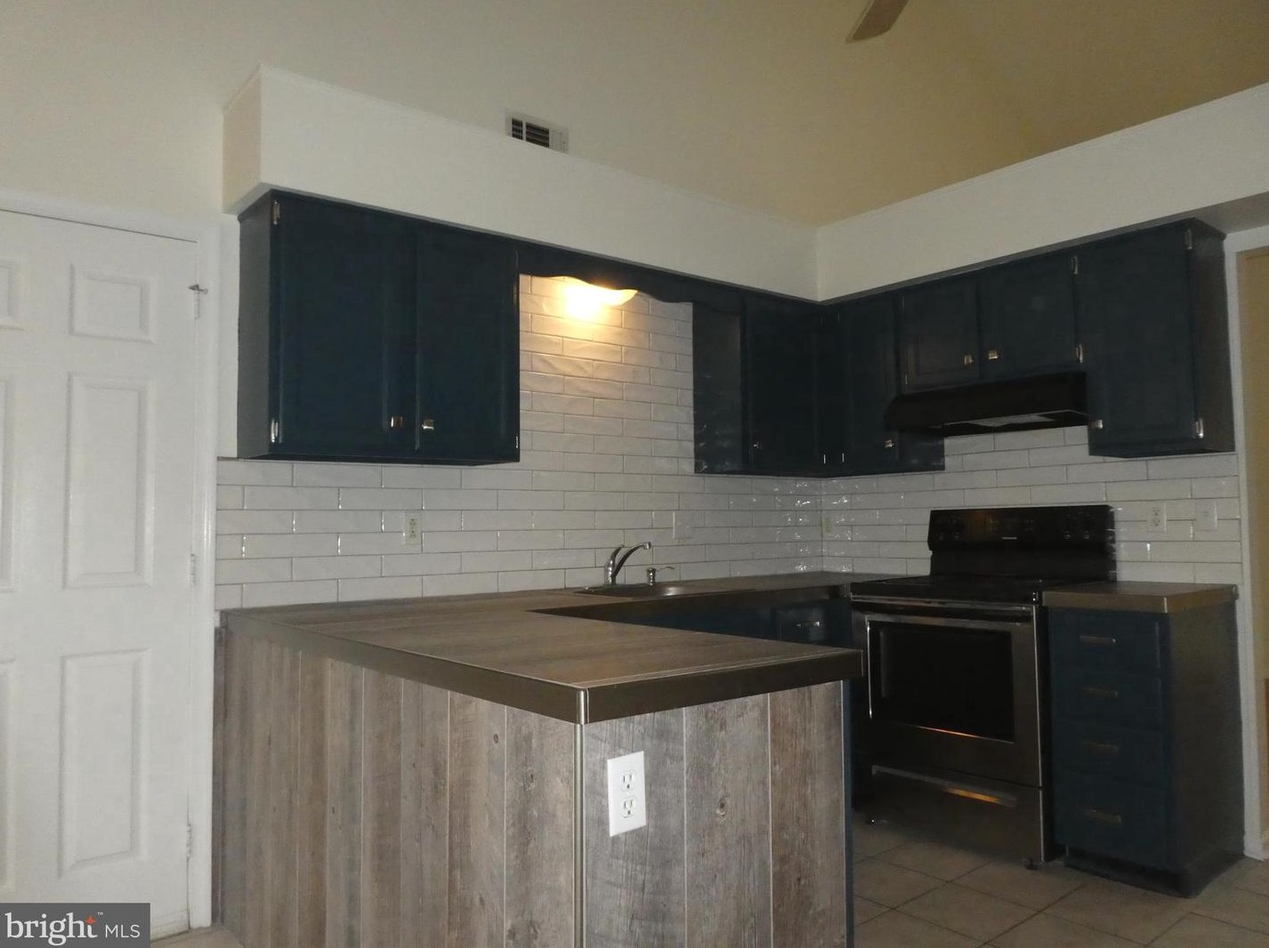 38 Stoney Dr, Dover DE  19904-9734 exterior