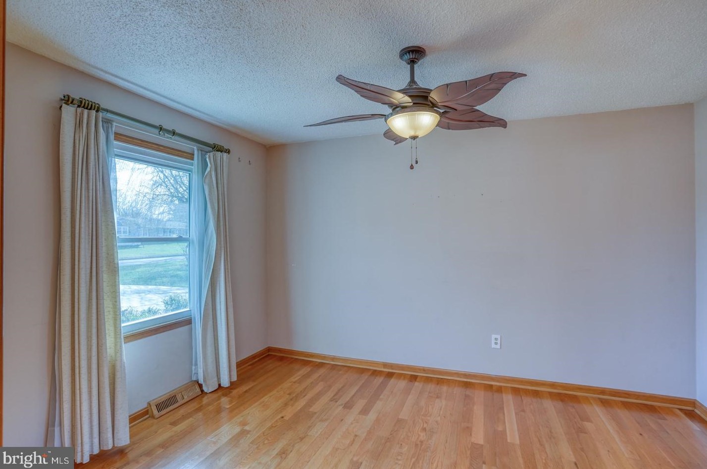 10 Springview Dr, Dover DE  19901-5548 exterior