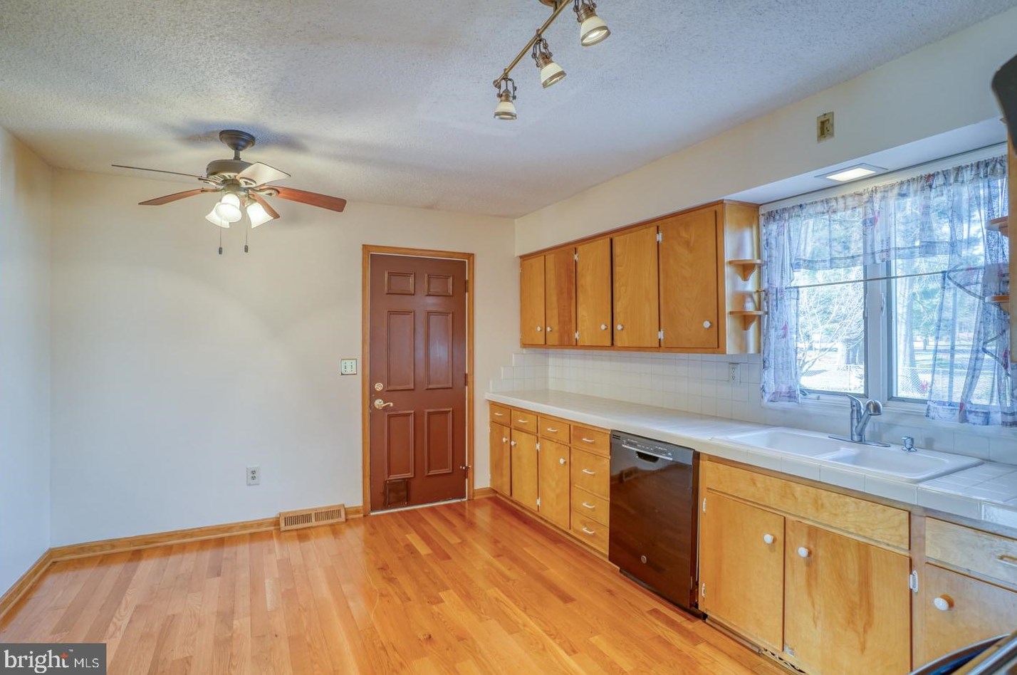 10 Springview Dr, Dover DE  19901-5548 exterior