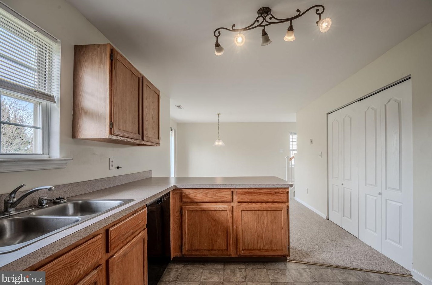 203 Westover Dr, Dover DE  19904-9796 exterior