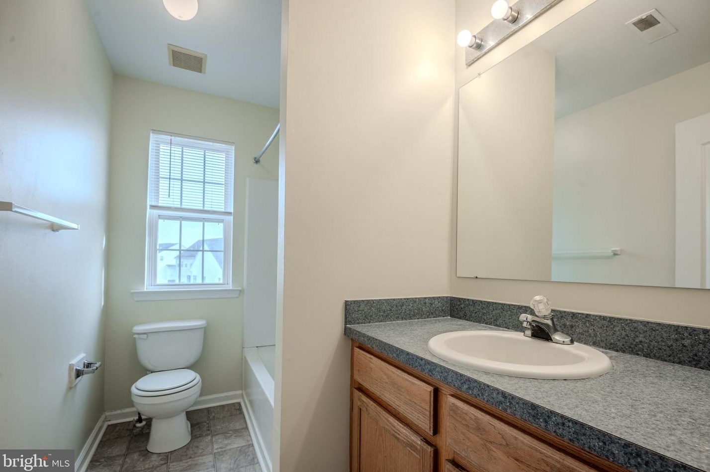 203 Westover Dr, Dover DE  19904-9796 exterior