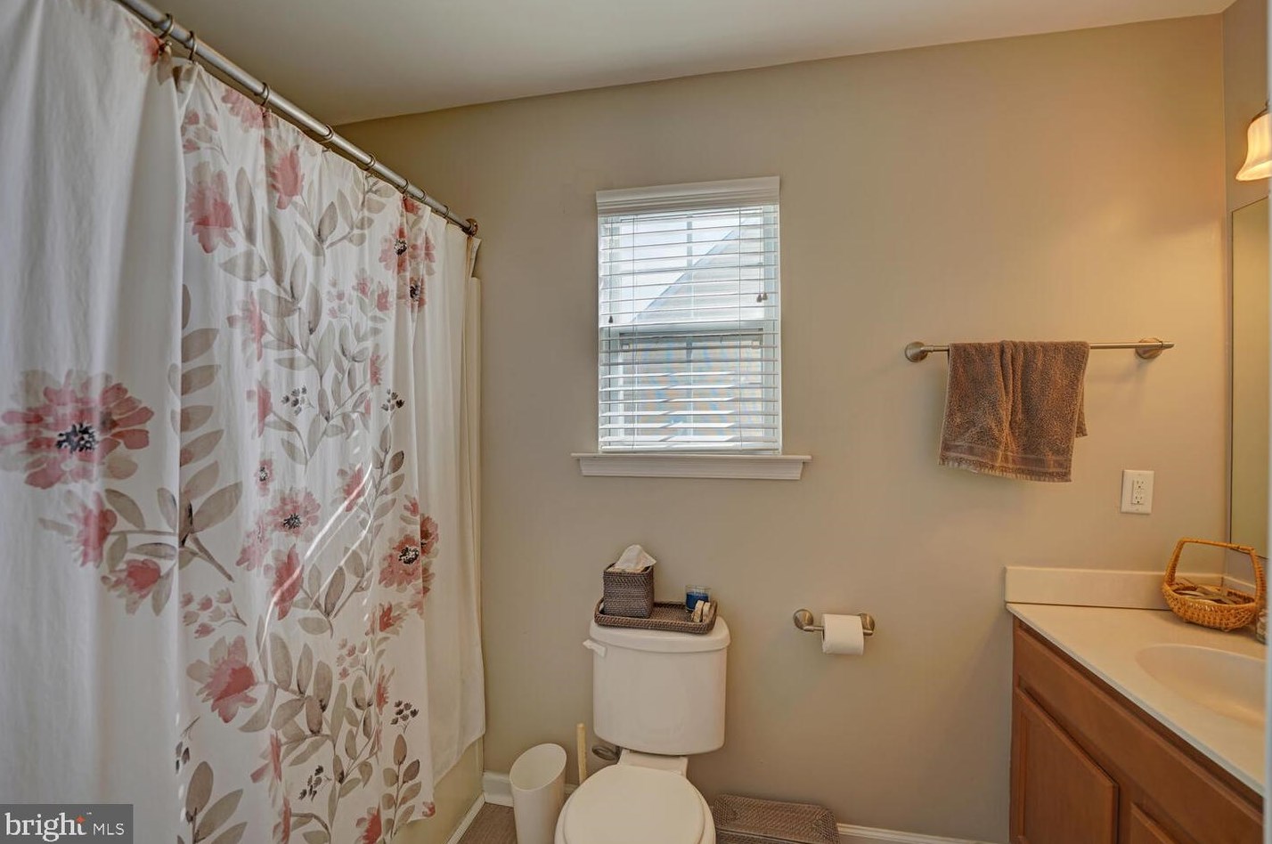 327 Paradee Dr, Dover DE  19904-5679 exterior