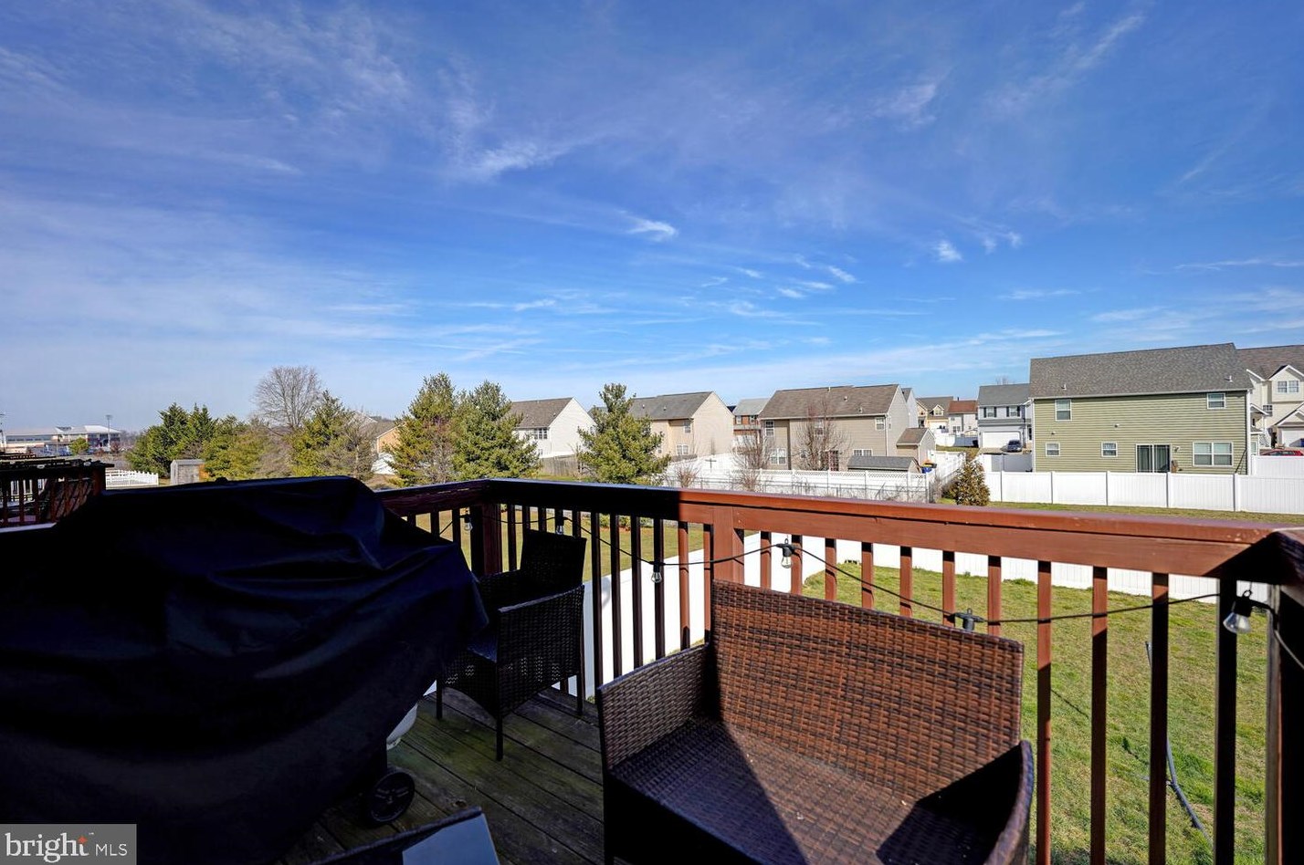 327 Paradee Dr, Dover DE  19904-5679 exterior