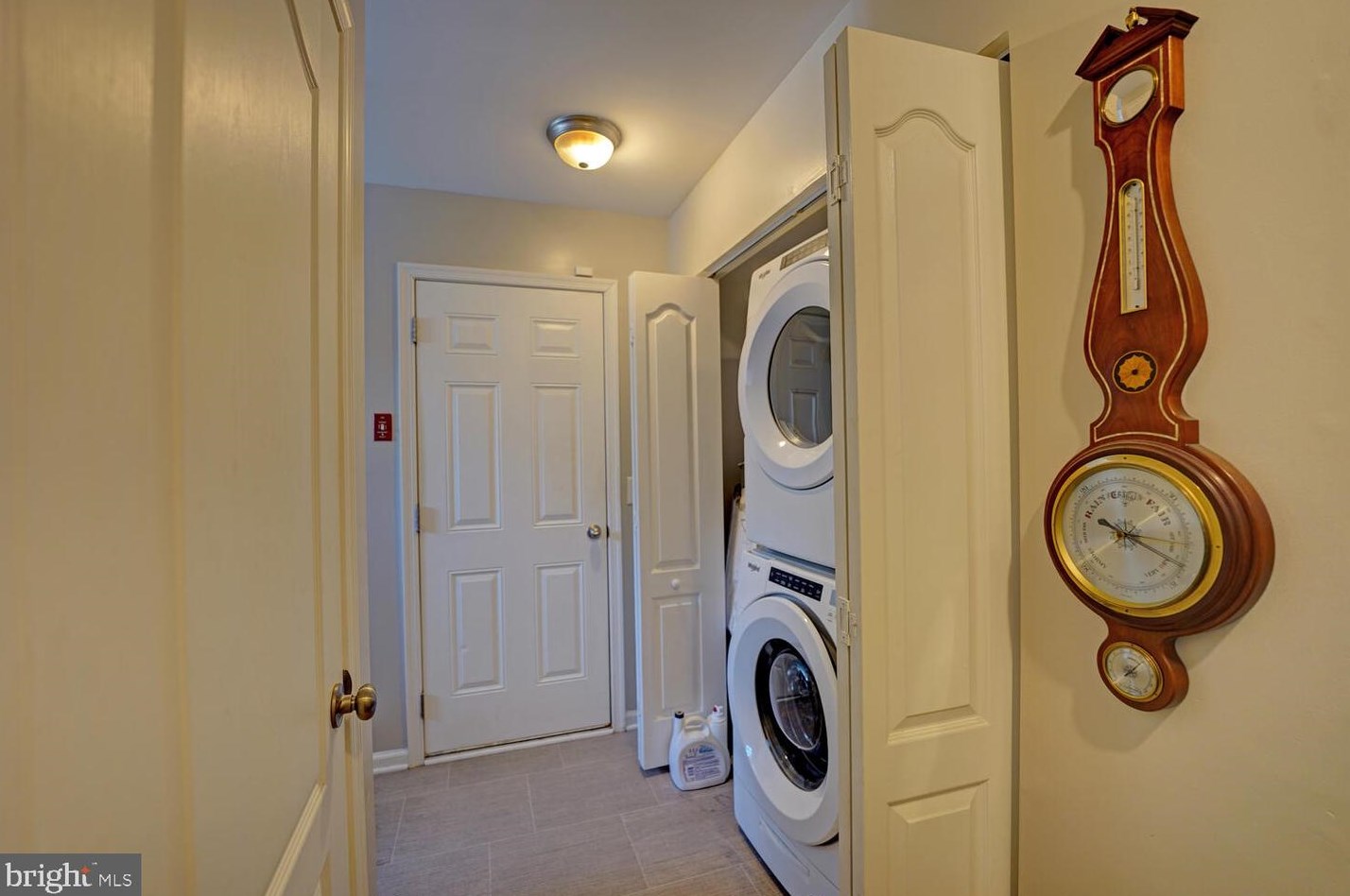 327 Paradee Dr, Dover DE  19904-5679 exterior