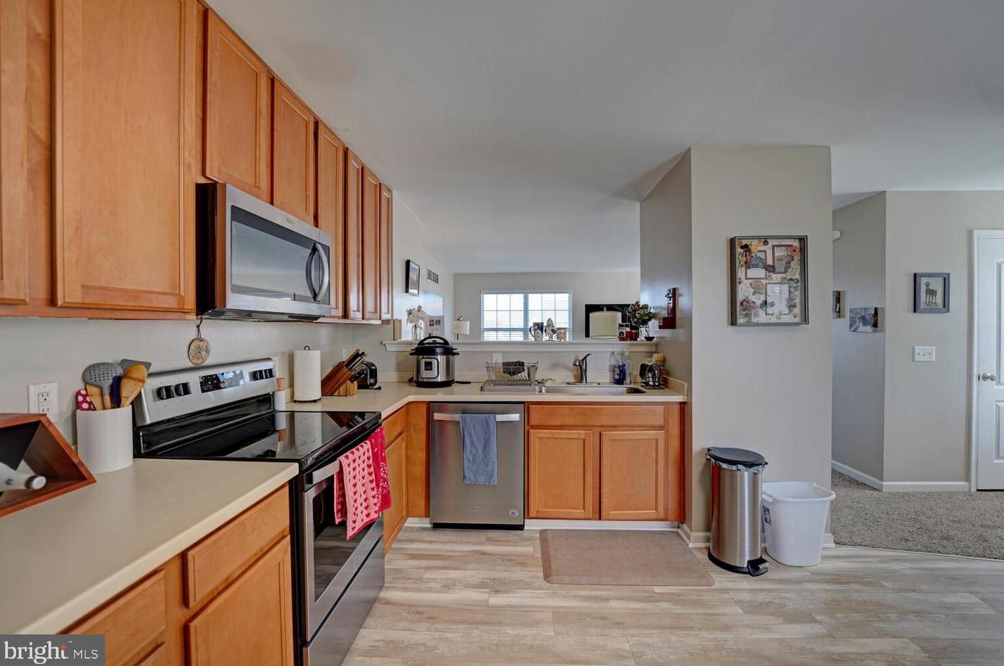 327 Paradee Dr, Dover DE  19904-5679 exterior