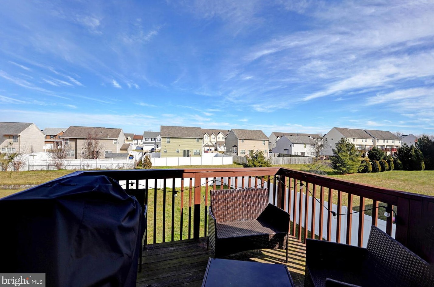 327 Paradee Dr, Dover DE  19904-5679 exterior