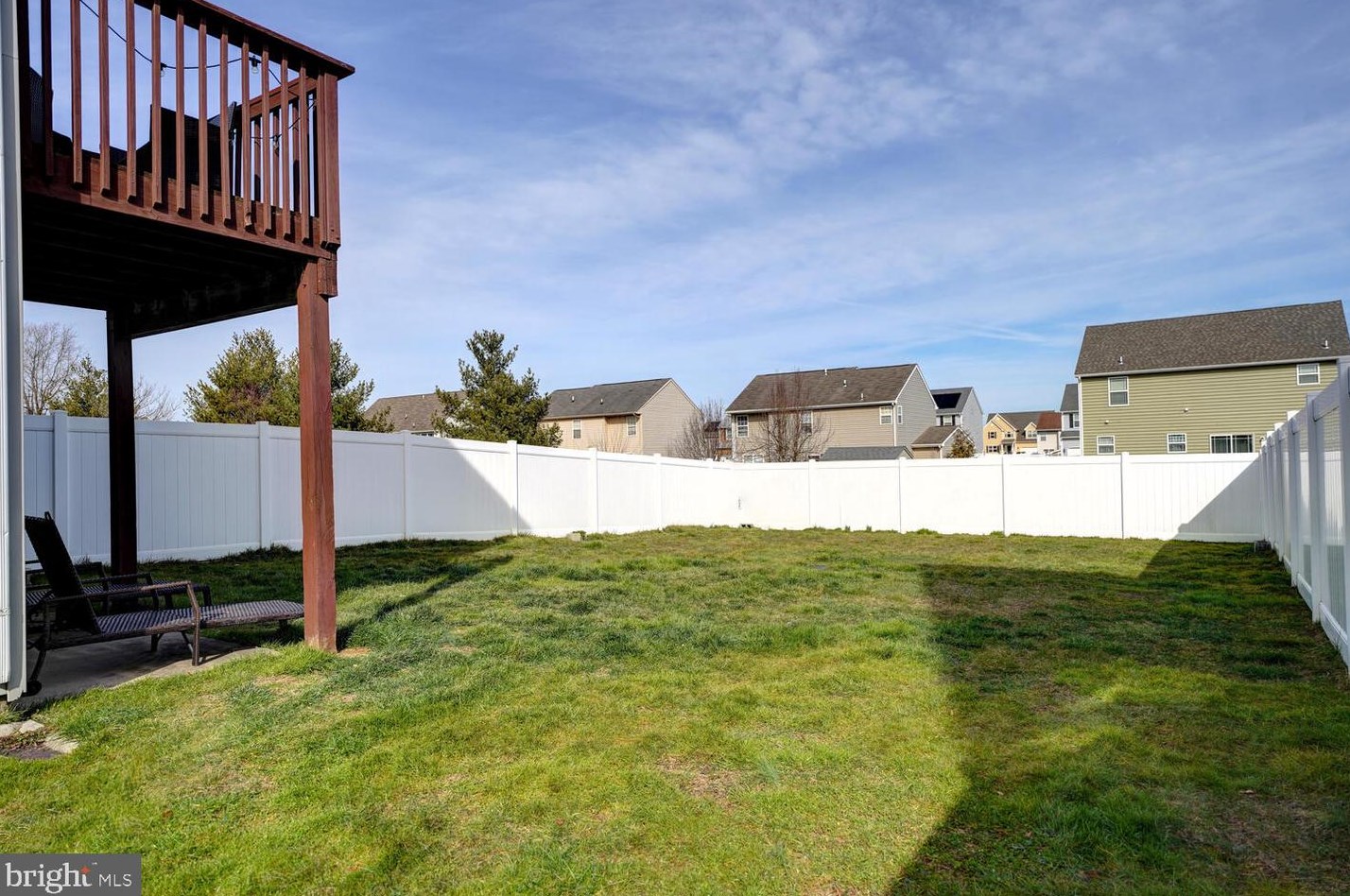 327 Paradee Dr, Dover DE  19904-5679 exterior