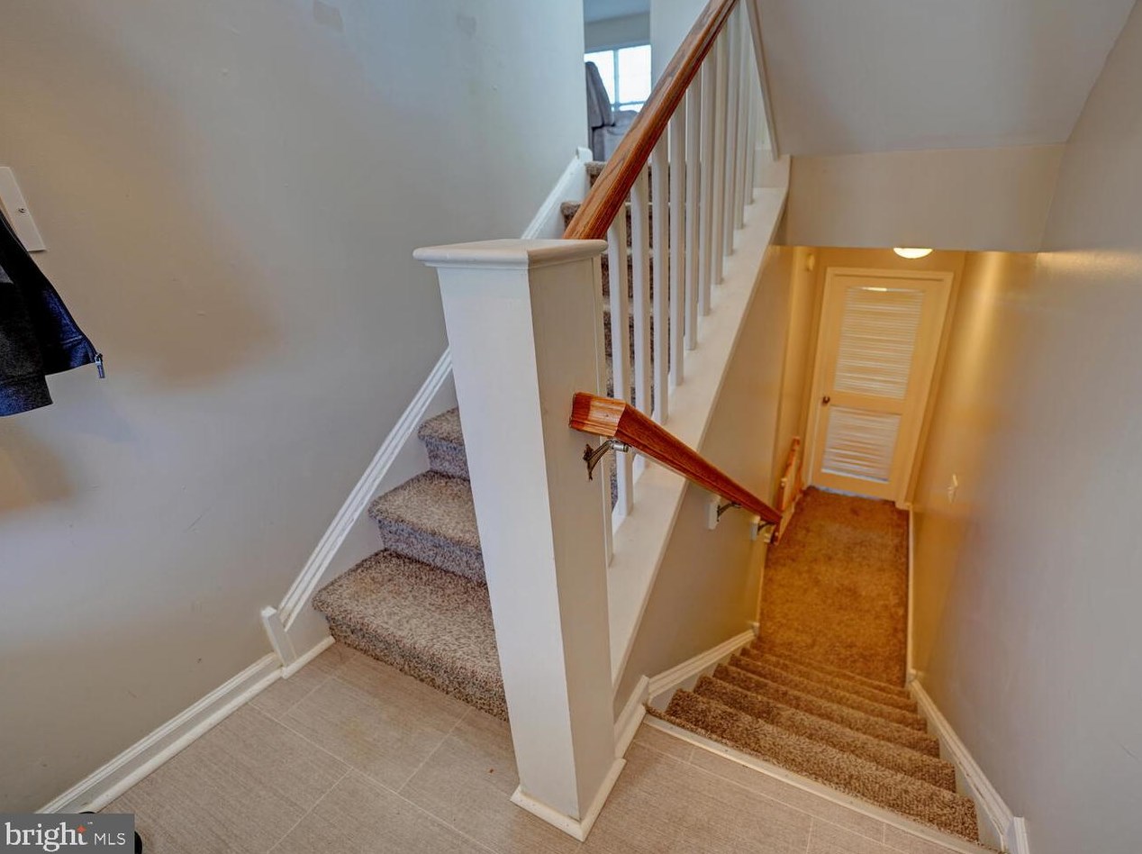 327 Paradee Dr, Dover DE  19904-5679 exterior