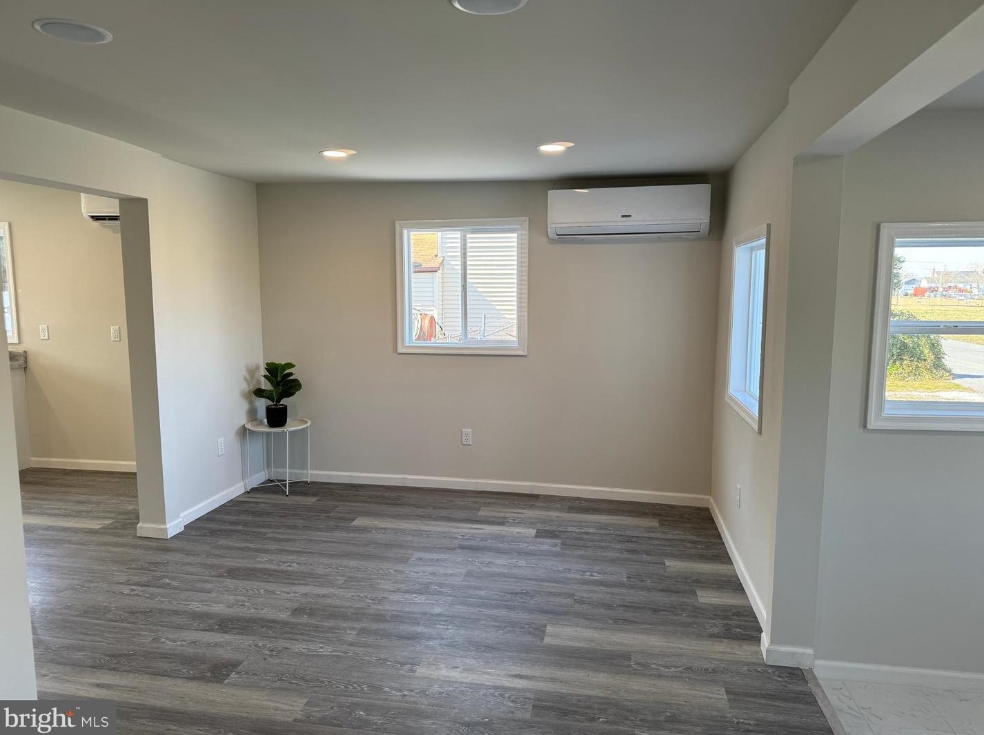 354 2nd St, Dover DE  19901-1702 exterior