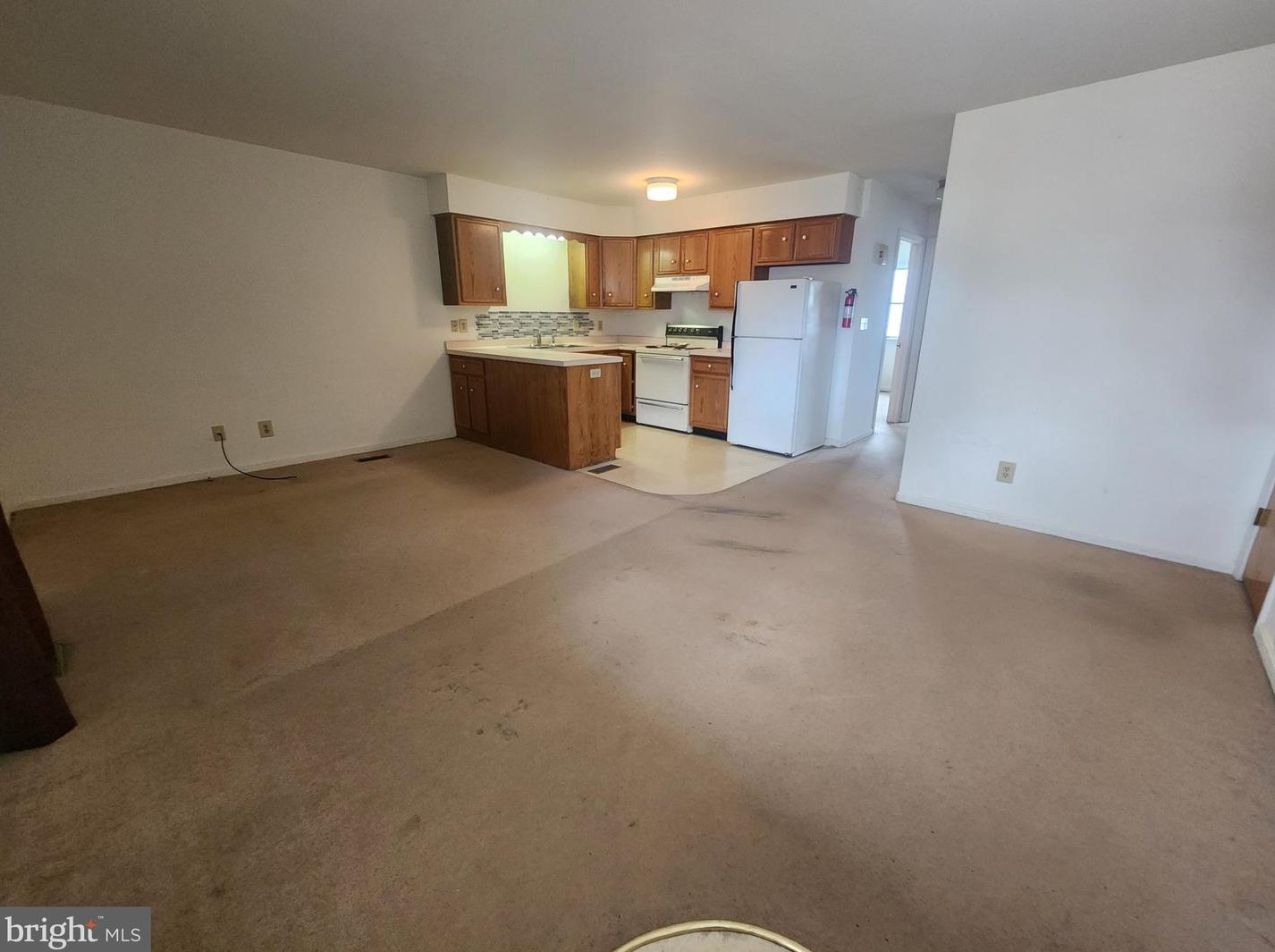 114 Se 2nd St, Slaughter Beach, DE 19963