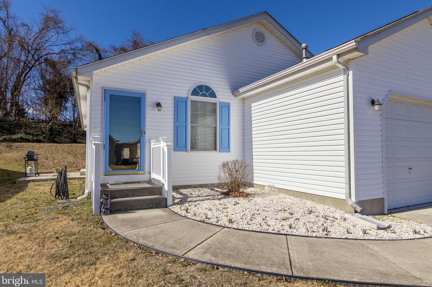 242 N Planters Ln, Dover, DE 19901