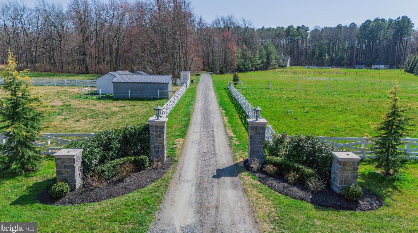 2200 Smyrna Leipsic Rd, Smyrna DE  19977-3015 exterior