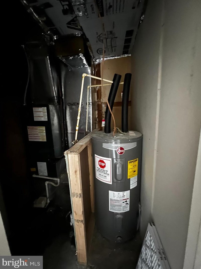 157 President Dr, Dover DE  19901-5263 exterior