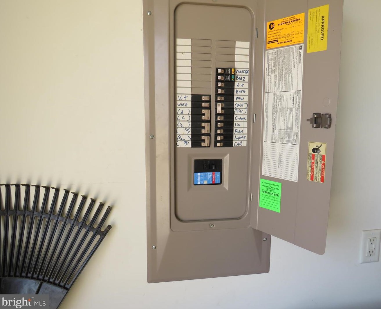 198 Planters Ln, Dover DE  19901-5880 exterior