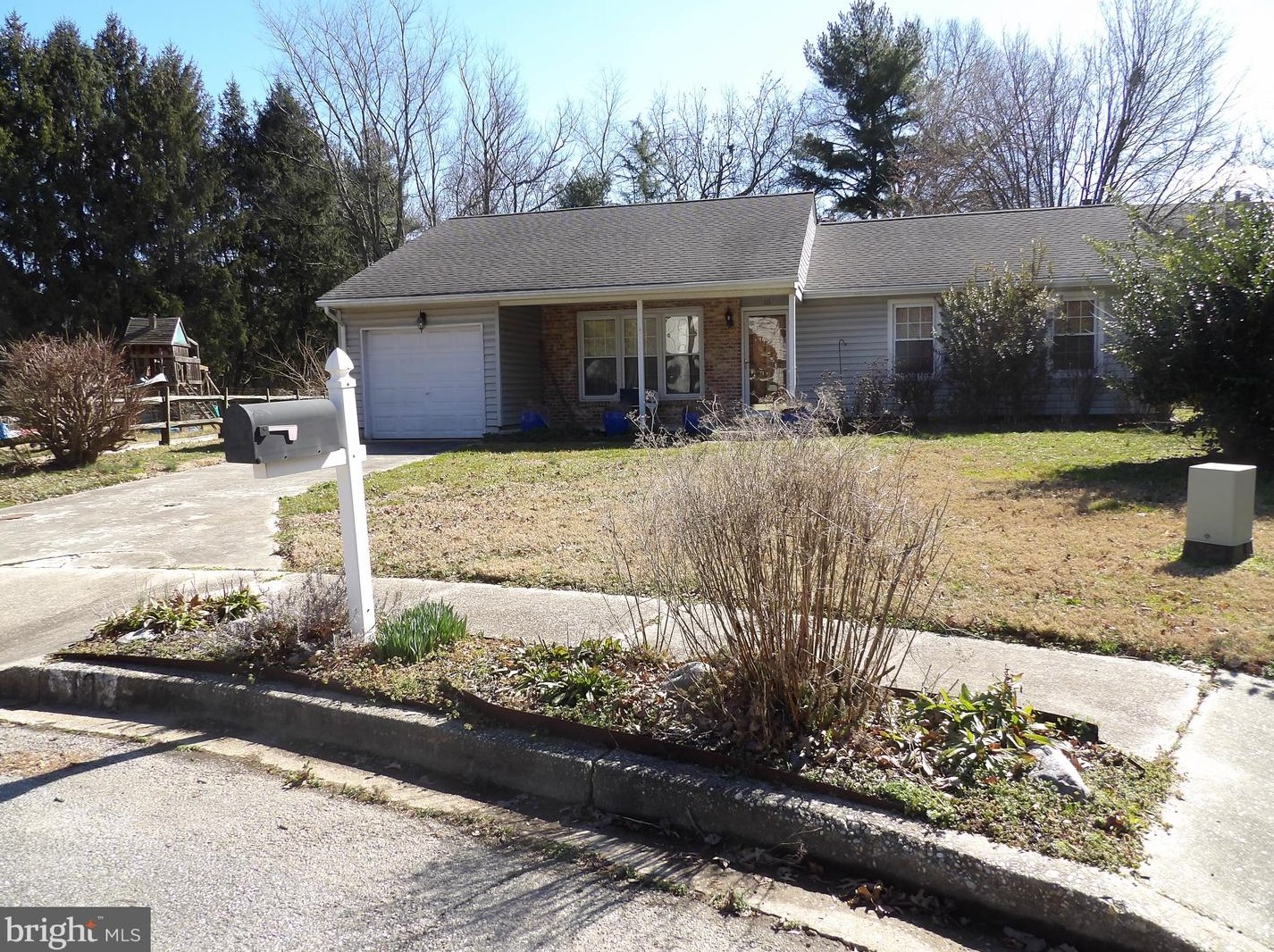 10 Kent Cir, Dover, DE 19904-6523