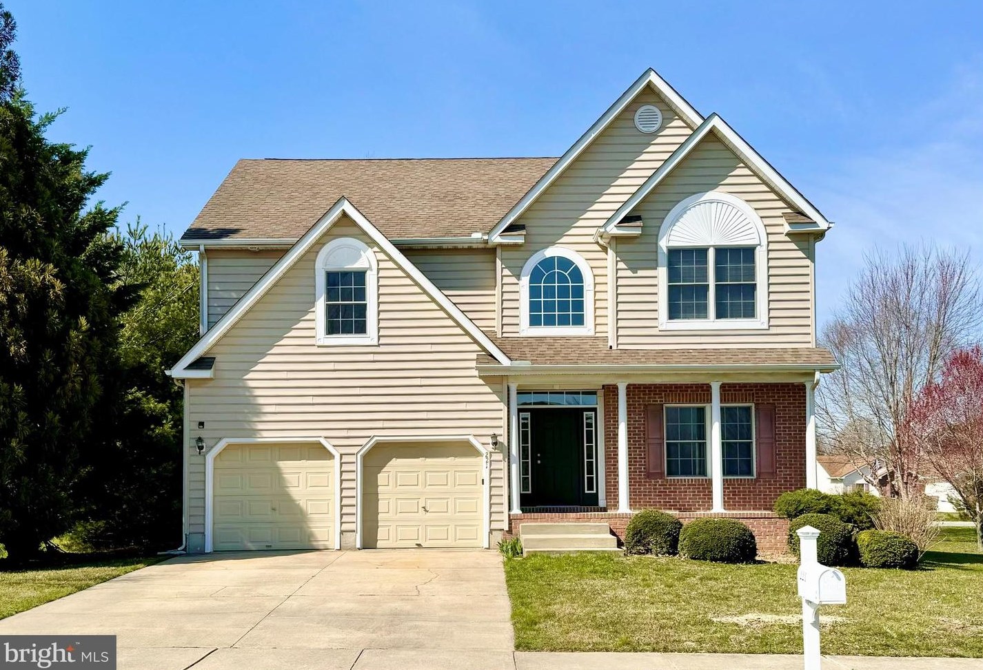 221 Saxondale Ln, Dover, DE 19904