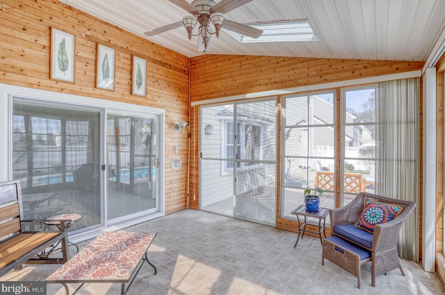 23 Pin Oak Dr, Dover DE  19904-2375 exterior
