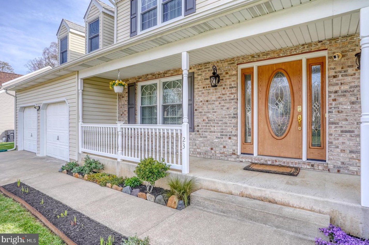 23 Pin Oak Dr, Dover DE  19904-2375 exterior