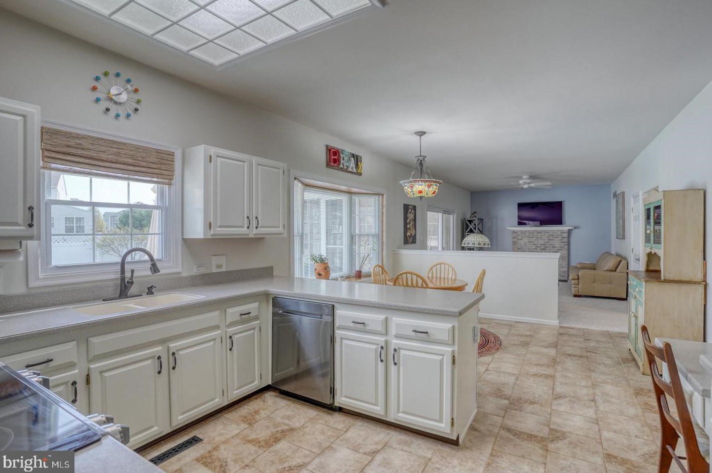 23 Pin Oak Dr, Dover DE  19904-2375 exterior